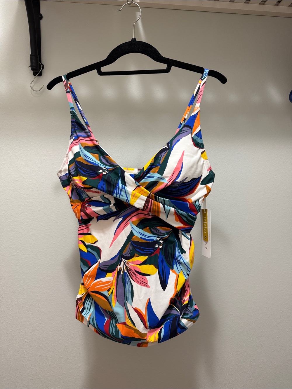 Anne Cole Floral Twist-Front Swim Suit Tank, Size 38C/40B NWT!